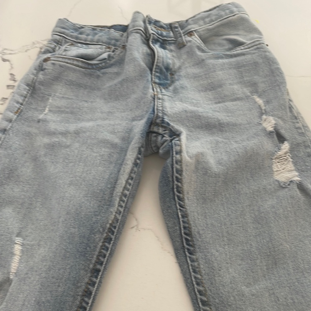 Girl Levi’s jeans